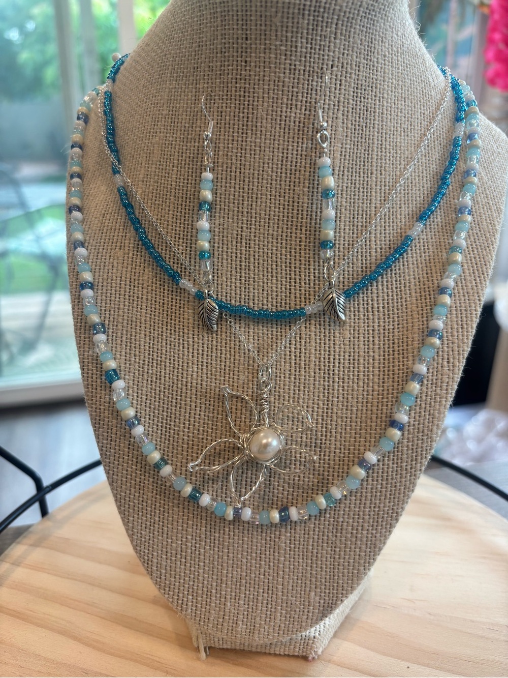 Blue Beaded Layered Necklace Set with Silver Flower Pendant